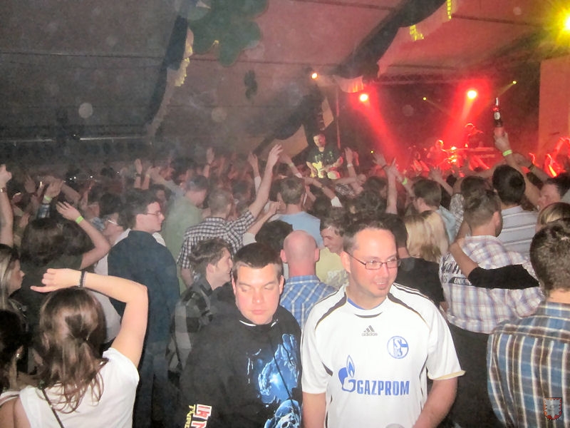 1876_blaulichtparty_09042011_bild_12