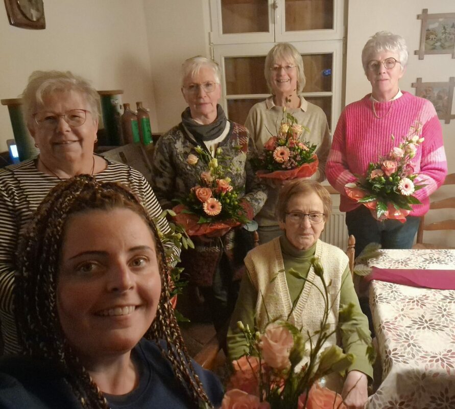 von links hinten: Anita Dersen, Renate Cosanne, Annette Bügers, Gisela Droste von linke vorne: Ania Ziliskaja und Monika Hensel