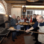 Backen im Steinofen - Brotbacktage am Heimathof