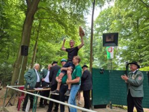 Ein neuer König regiert die Herrlichkeit